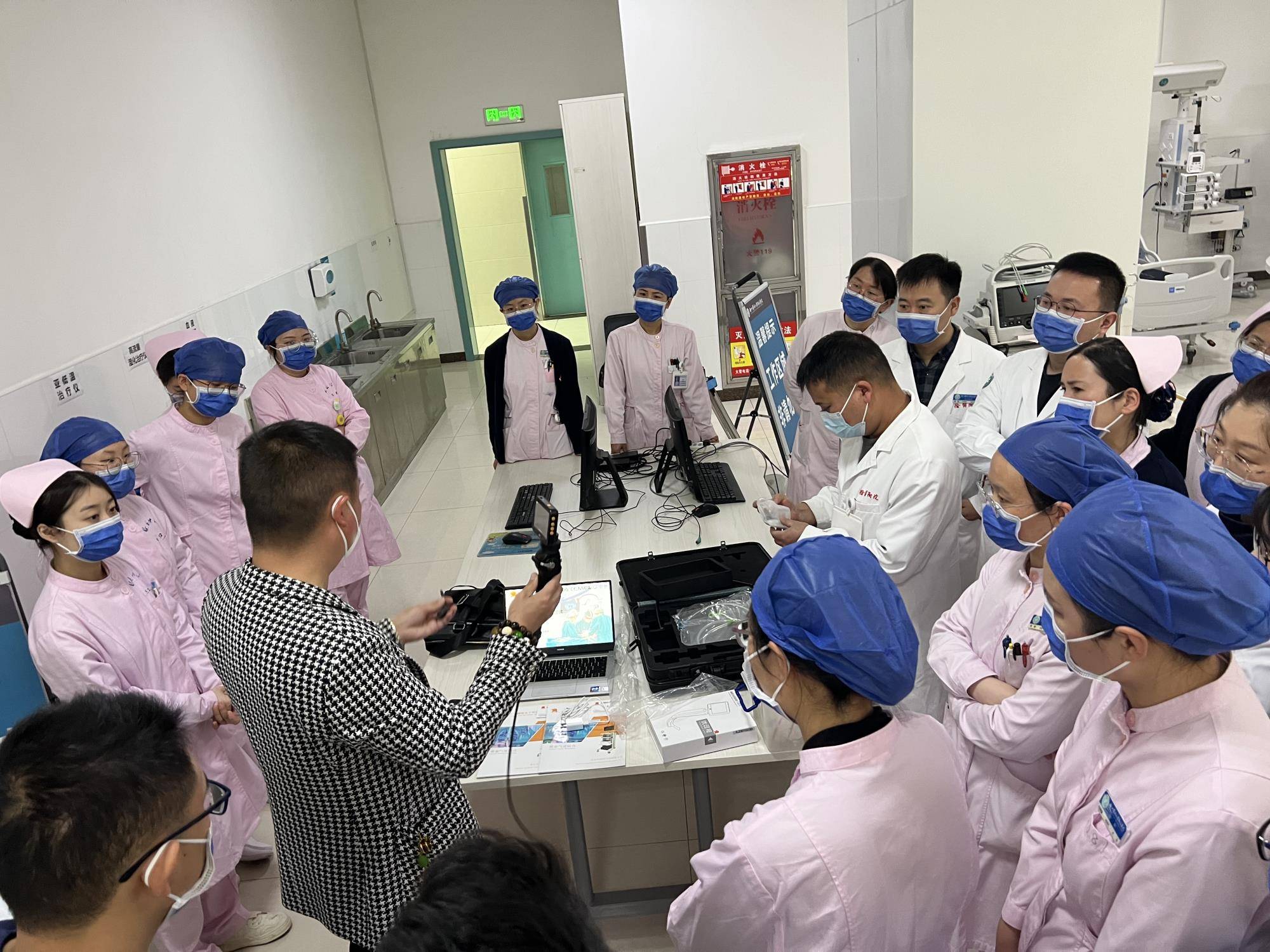 如何选择可视喉镜品牌？鼹鼠医疗给您几点建议