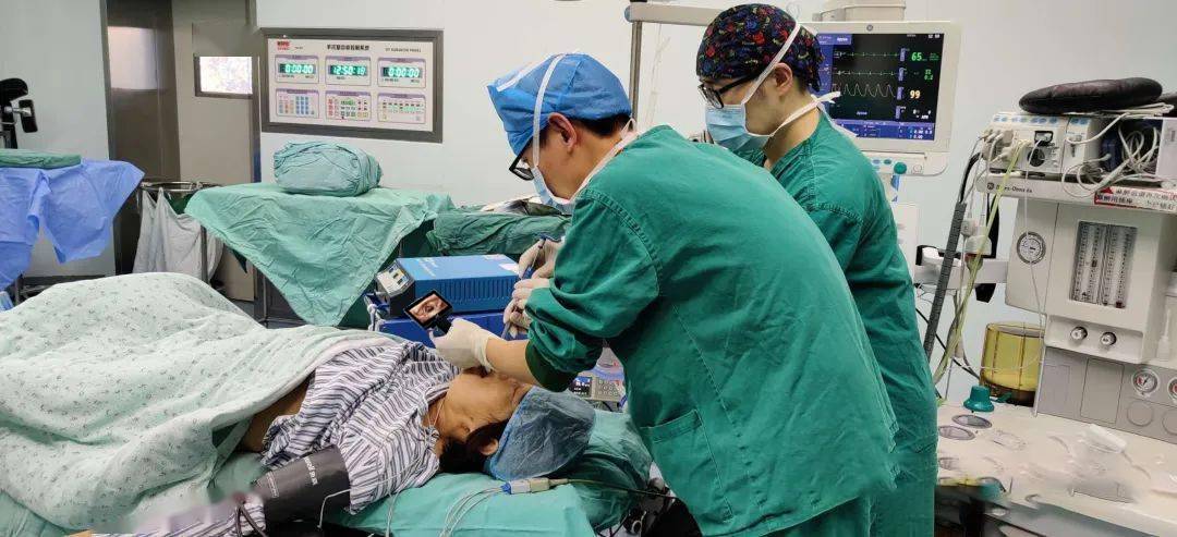 鼹鼠医疗和您聊聊：一次性喉镜片——改变医疗领域的创新产品